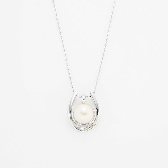6月誕生石 K10 ホワイトゴールド あこや真珠 馬蹄 ネックレス