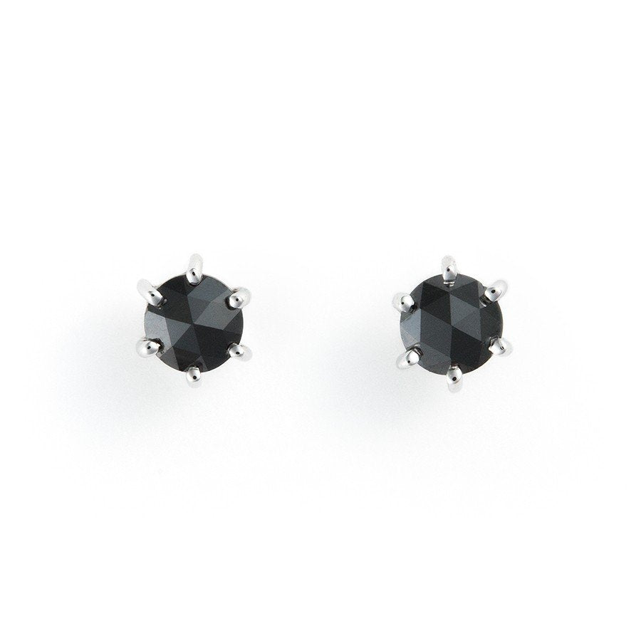 K18 ホワイトゴールド ブラックダイヤモンド ピアス（0.3ct） ミルフローラ(Milluflora)公式通販サイト